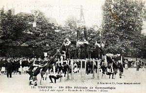 Troyes - Fete Gymnastique -  Pyramide de l'Oranaise d'Oran - 1908